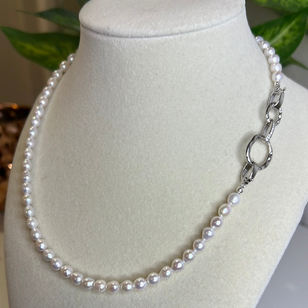 White Pearl necklace