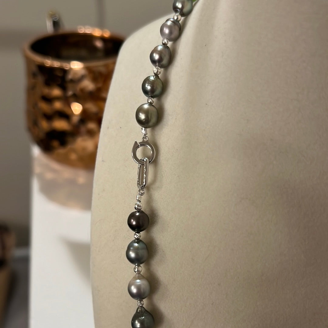 Black Tahitian full strand necklace