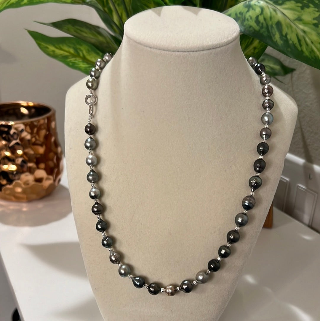 Black Tahitian full strand necklace