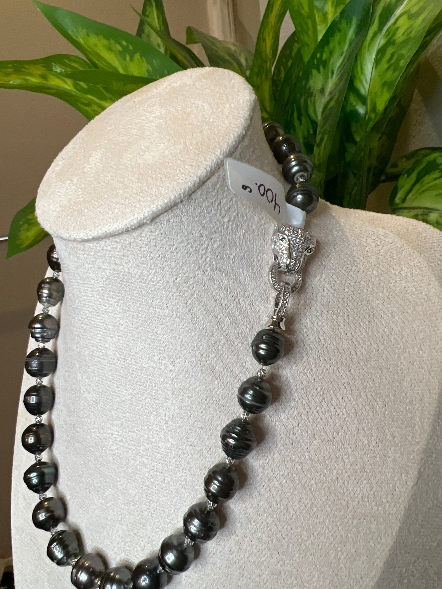 Ringed Tahitian necklace