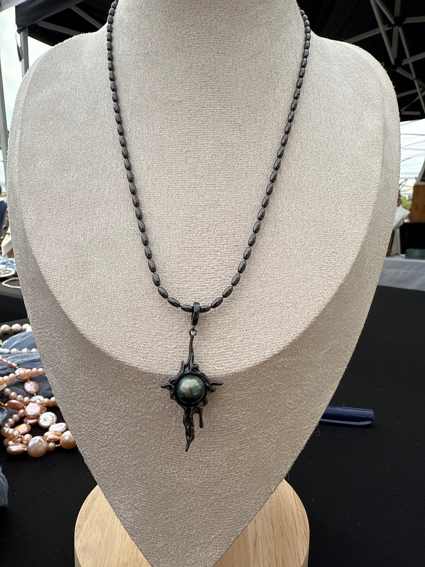 Black green Tahitian necklace