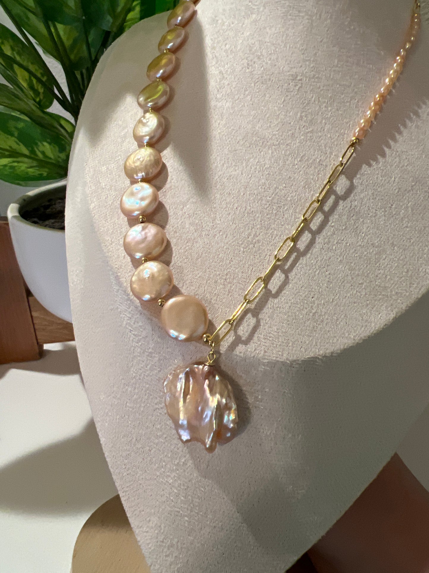 Button dangle necklace