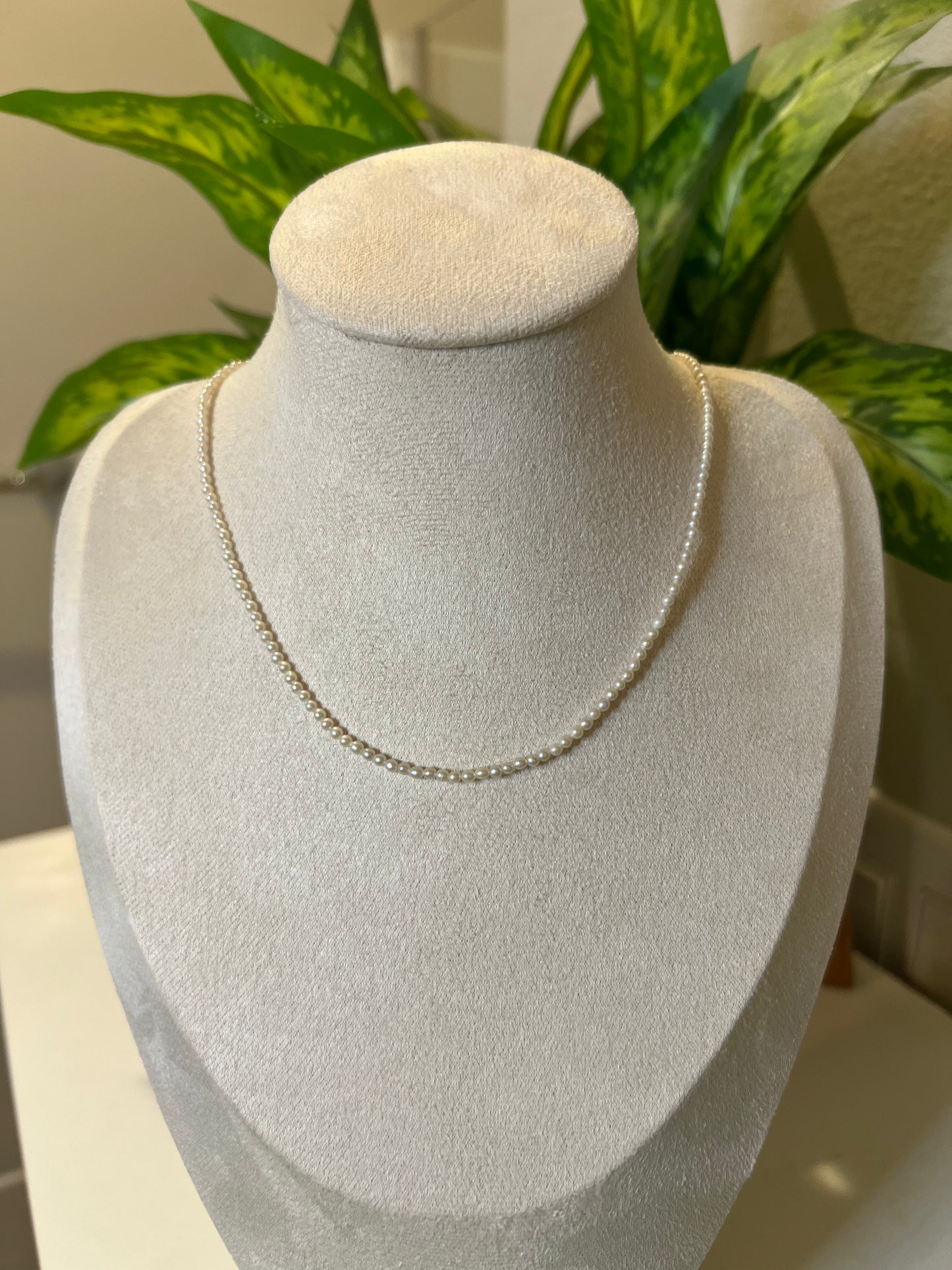 Tiny tiny pearl necklace