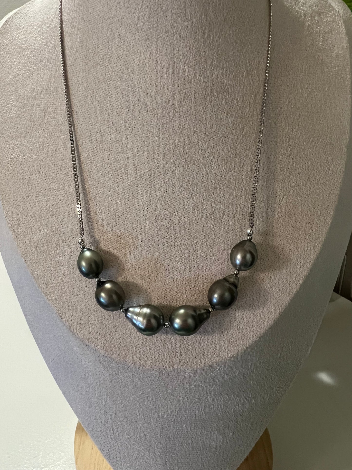 Baroque Tahitian necklace