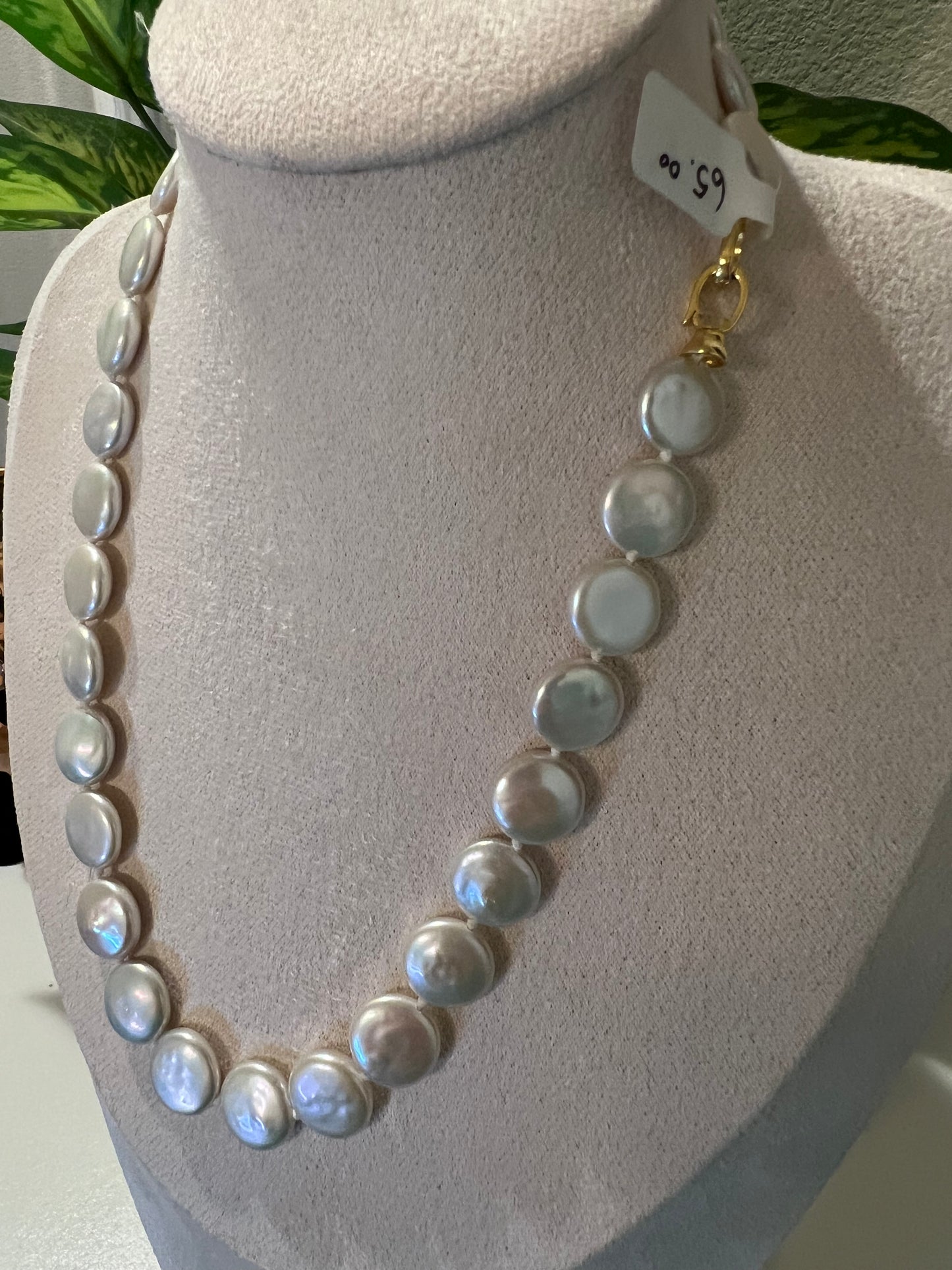 Button necklace