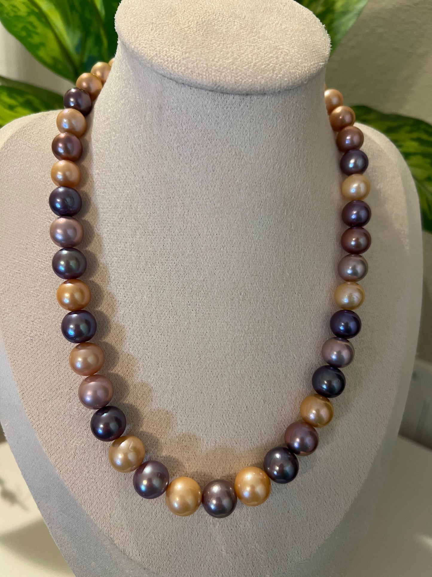 Candy Edison necklace