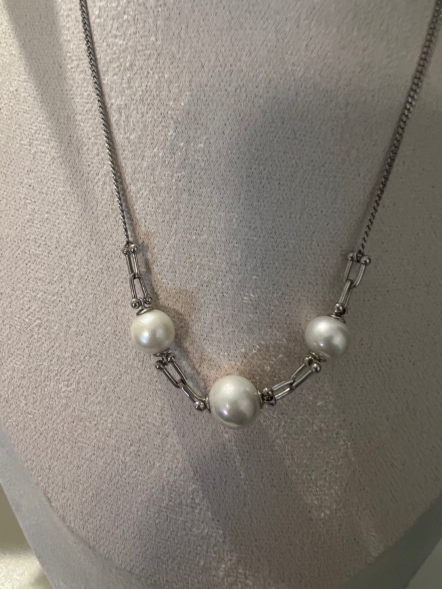 3 white Edison necklace