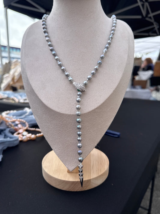Madama snake necklace