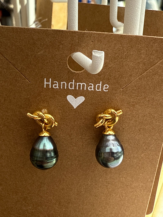 Tahitian knot earrings