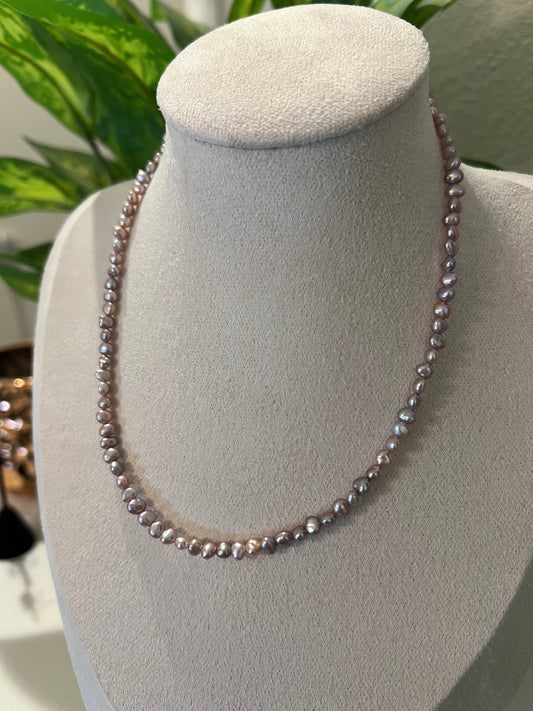 Smooth stone pearl necklace
